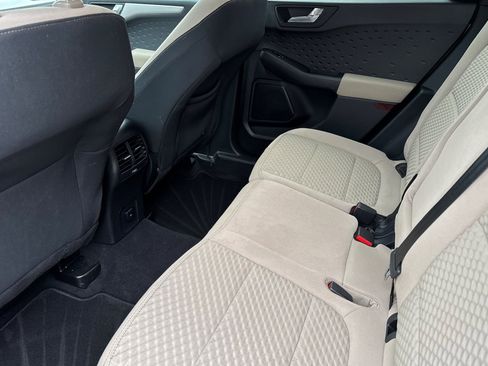 Certified 2020 Ford Escape SE image 12