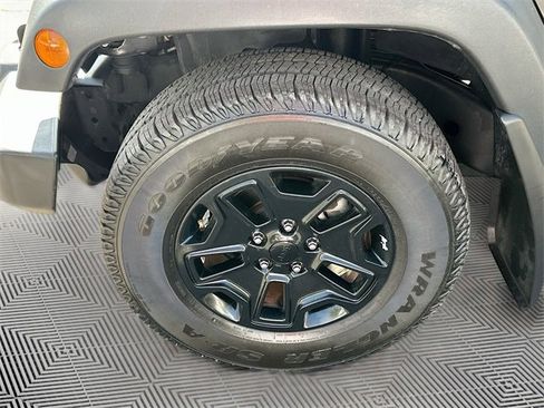 Used 2018 Jeep Wrangler Sport image 26