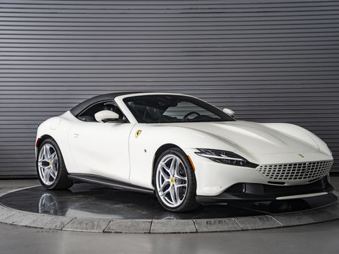 Used 2026 Ferrari Roma Spider RWD image 9