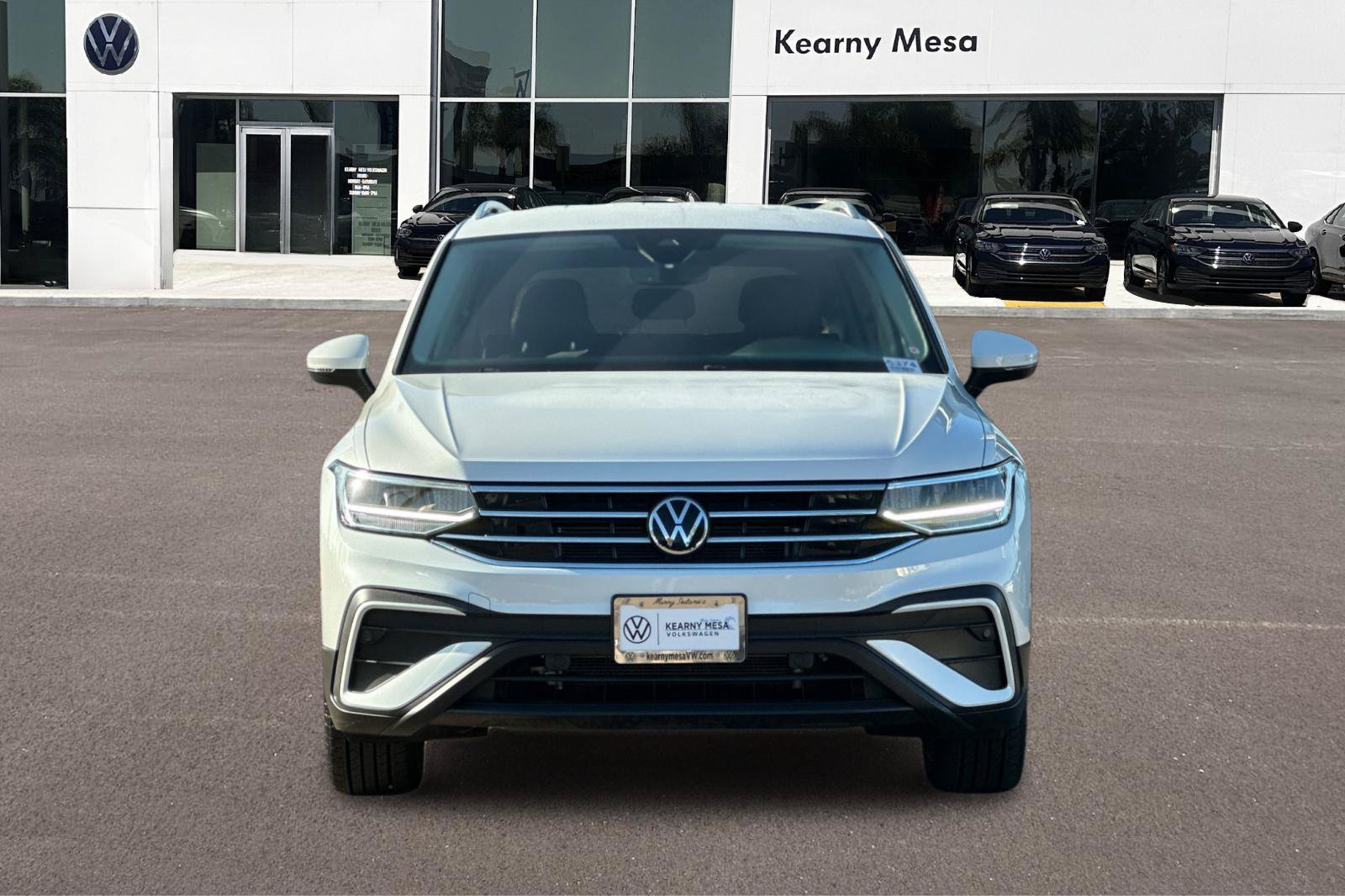Used 2023 Volkswagen Tiguan SE FWD image 9