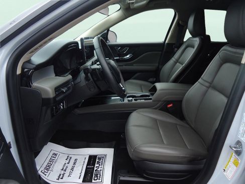 Used 2025 Lincoln Corsair AWD w/ Equipment Group 101A image 23