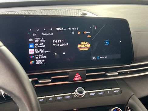 Used 2023 Hyundai Elantra SEL w/ Convenience Package image 15