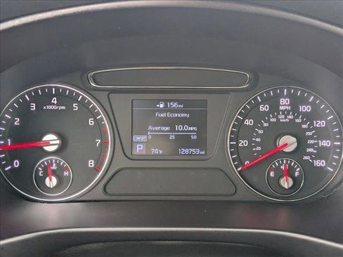 Used 2020 Kia Sorento LX image 11