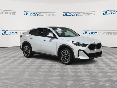 Used 2024 BMW X2 xDrive28i image 3