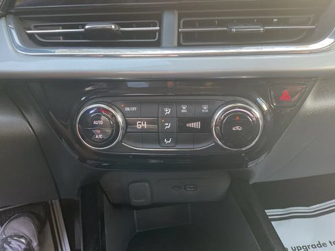 Used 2025 Chevrolet Trax LT FWD image 22