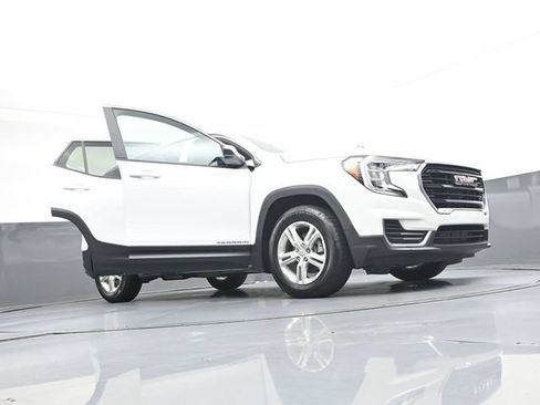 Used 2024 GMC Terrain SLE FWD image 44