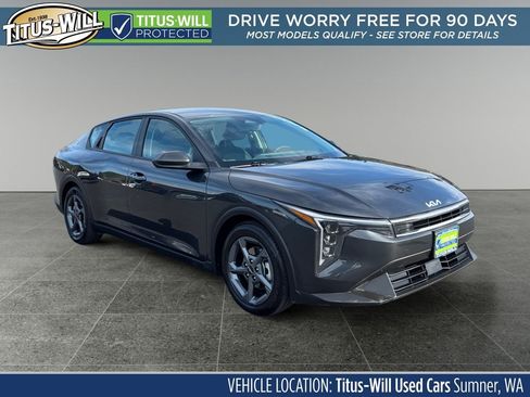 Used 2025 Kia K4 LXS image 1