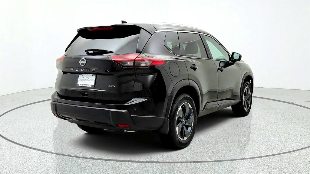 Used 2026 Nissan Rogue SV w/ SV Premium Package AWD/4WD image 5