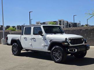 Used 2025 Jeep Gladiator Sport AWD/4WD video 2