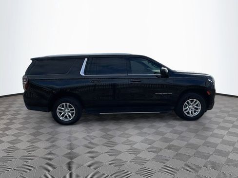 Used 2022 Chevrolet Suburban LT image 4