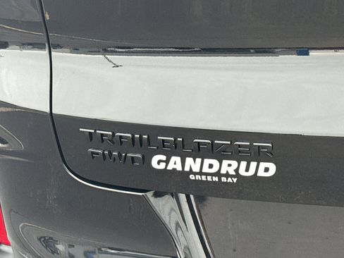 Used 2022 Chevrolet TrailBlazer RS w/ Sun and Liftgate Package image 8