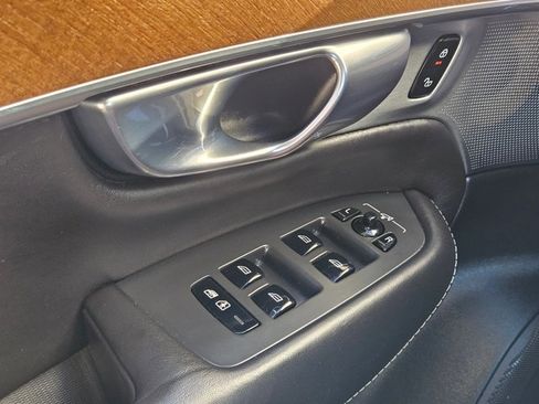 Used 2017 Volvo XC90 T6 Inscription w/ Vision Package image 10