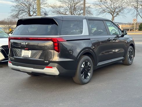 New 2026 Kia Carnival LXS image 3