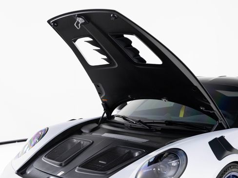 Used 2025 Porsche 911 GT3 RS RWD image 47