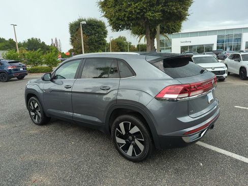 Used 2024 Volkswagen Atlas Cross Sport SE AWD/4WD image 9