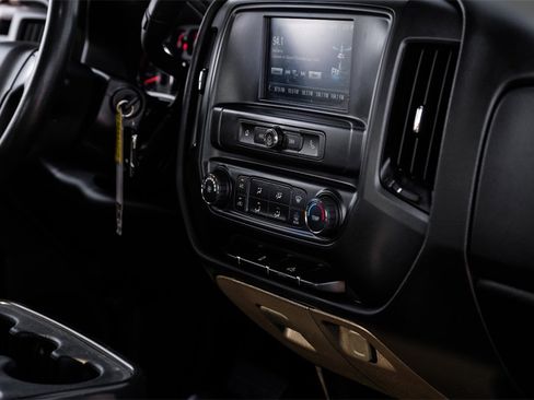 Used 2018 Chevrolet Silverado 1500 Custom w/ Custom Value Package image 17