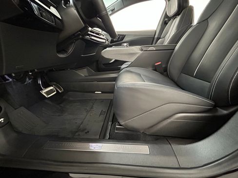 Used 2025 Cadillac Optiq Sport 2 w/ LPO, Floor Liner Package image 32