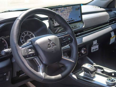 New 2026 Mitsubishi Outlander SE AWD/4WD image 27