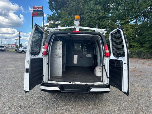 Used 2013 Chevrolet Express 1500 RWD image 13