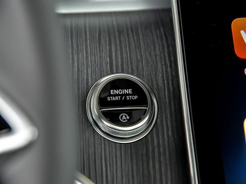 Certified 2025 Mercedes-Benz GLC 300 4MATIC image 20