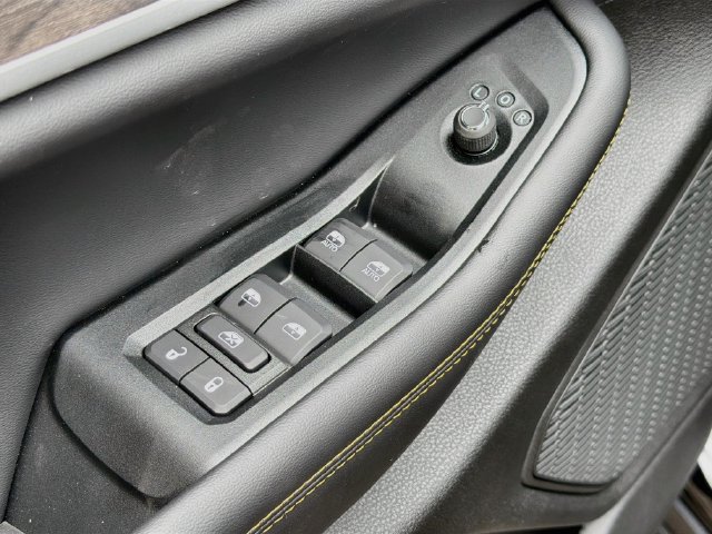 New 2026 Jeep Grand Cherokee Limited AWD/4WD image 16