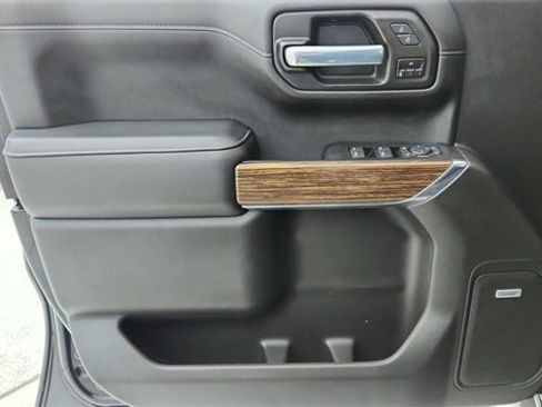 Used 2021 Chevrolet Silverado 1500 High Country w/ Technology Package image 35