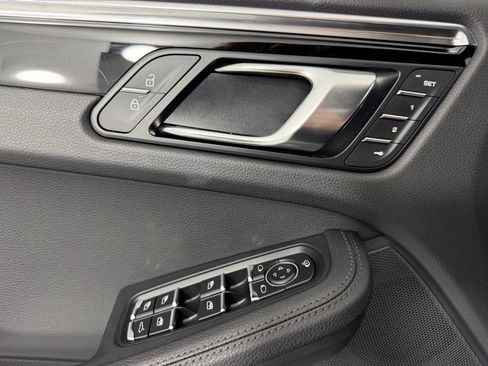 Certified 2026 Porsche Macan AWD/4WD image 20
