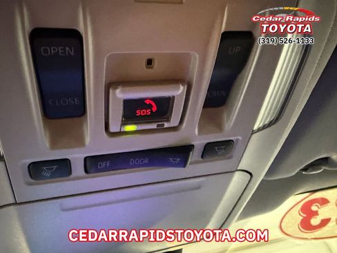 Used 2023 Toyota Highlander Limited image 18