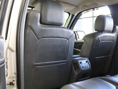 Used 2006 Chevrolet Silverado 3500 LT w/ Heavy-Duty Power Package AWD/4WD image 76