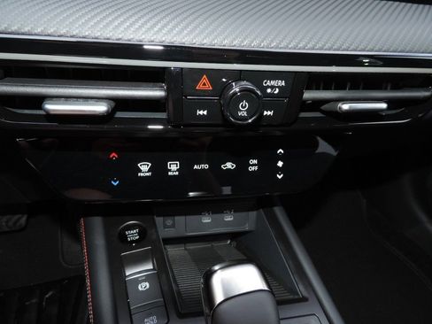 New 2026 Nissan Kicks SR image 19