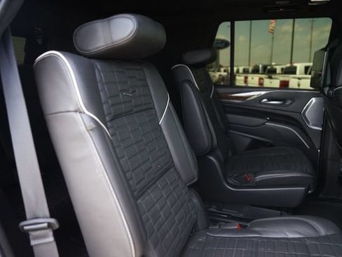 Used 2023 Cadillac Escalade Sport Platinum w/ LPO, ONYX Package AWD/4WD image 19