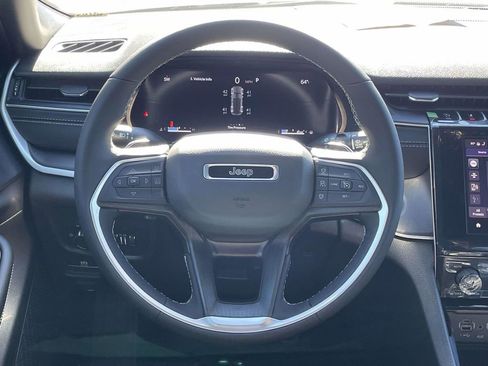 New 2025 Jeep Grand Cherokee Altitude image 22