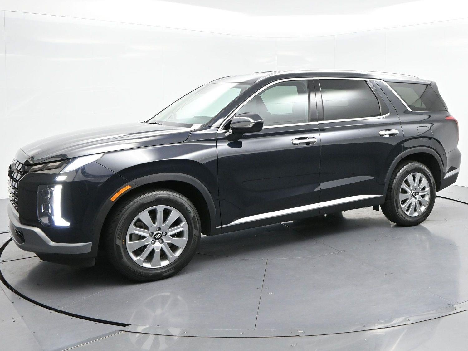 Used 2023 Hyundai Palisade SEL w/ Cargo Package AWD/4WD image 4