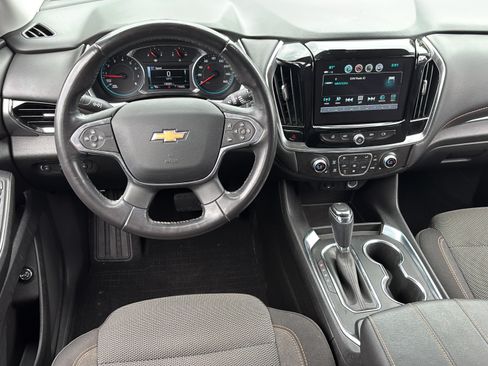 Used 2018 Chevrolet Traverse LT FWD image 11