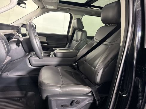 Used 2025 Ford Expedition Active AWD/4WD image 14