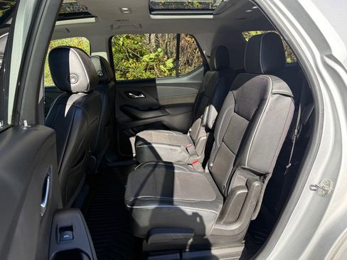 Used 2020 Chevrolet Traverse High Country image 17