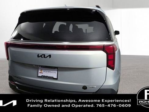Used 2025 Kia Carnival SX w/ SX Dark Edition Package image 9