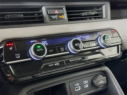 Certified 2025 Honda Pilot Touring image 27