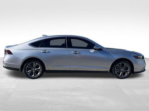 Used 2023 Honda Accord EX image 8