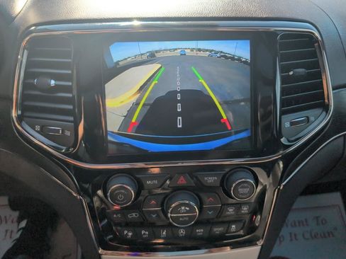 Used 2019 Jeep Grand Cherokee Summit AWD/4WD image 23