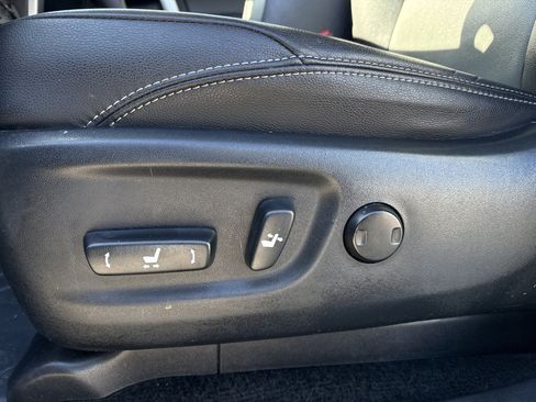 Used 2016 Toyota 4Runner SR5 image 12