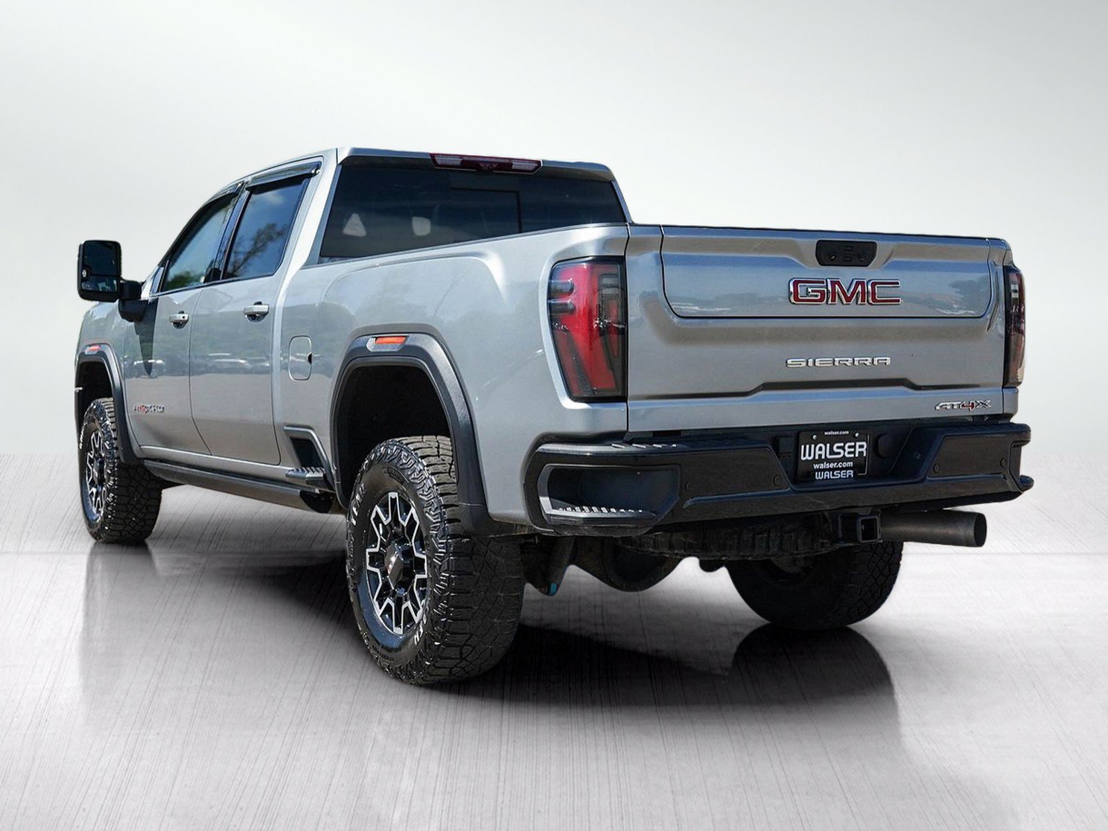 Used 2024 GMC Sierra 2500 AT4X AWD/4WD image 3