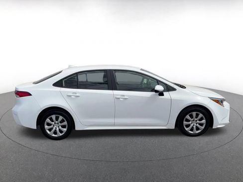 Used 2025 Toyota Corolla LE FWD image 15