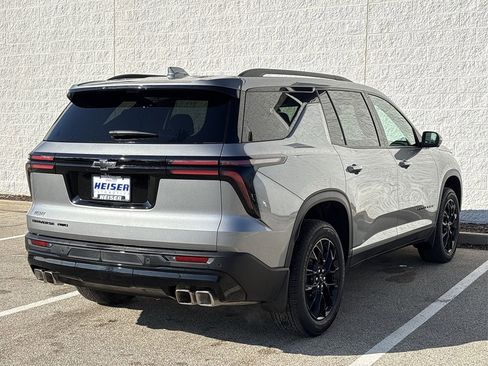 Used 2026 Chevrolet Traverse LT w/ Midnight/Sport Edition image 13