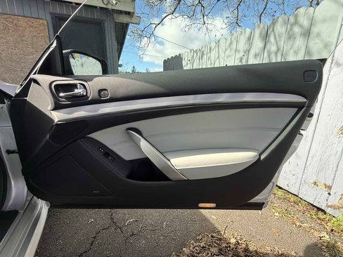 Used 2009 INFINITI G37 Sport w/ Premium Pkg image 30