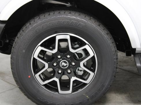 New 2026 Ford Bronco Outer Banks AWD/4WD image 18