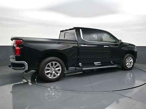 Used 2022 Chevrolet Silverado 1500 LTZ image 2