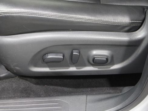 Used 2023 Nissan Murano SV AWD/4WD image 5