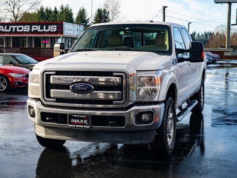 Used 2014 Ford F250 Lariat w/ Lariat Interior Package image 5