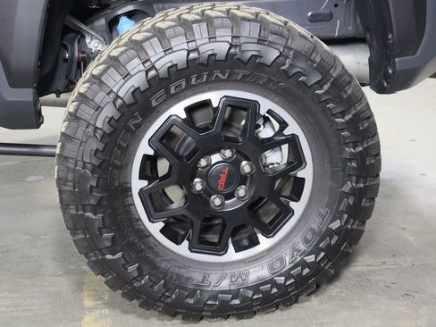 Used 2025 Toyota Tacoma Limited image 38